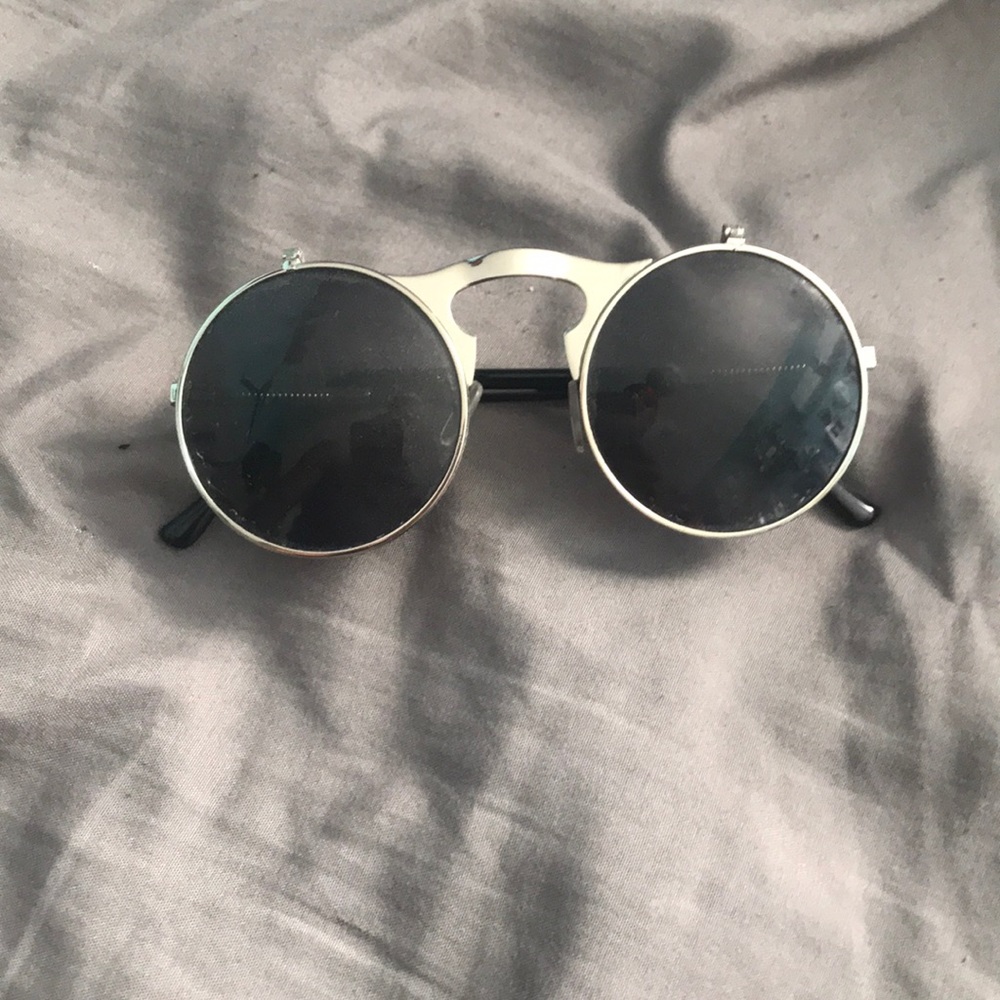 Flip sunglasses